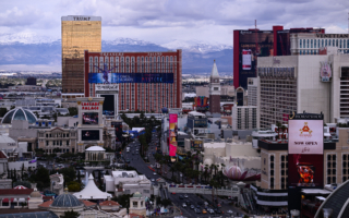 印度网红在美国赌城住旅馆 感受文化冲击