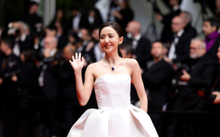 佟丽娅新片投资过亿 首日票房仅455万