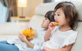 超加工食品损害儿童健康 如何应对？