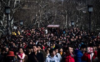 中共不作为 2200万失业青年或引爆火药桶