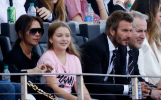 贝克汉姆夫妇为女儿铺路 13岁哈珀踏入娱乐圈