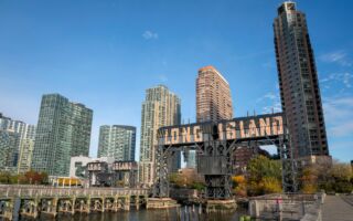 美众院选举 两党在纽约州7个选区争夺战