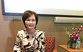 沈春华自曝在上海机场重摔 围巾又卷入输送带