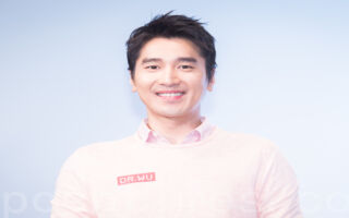 赵又廷跪谢粉丝厚爱 结局瞬间反转笑翻全场