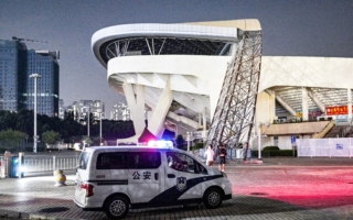 珠海车撞人后路障热销 中共要求保北京惹议