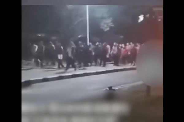 湖南观沙岭村民深夜游行 高喊“打倒贪官”