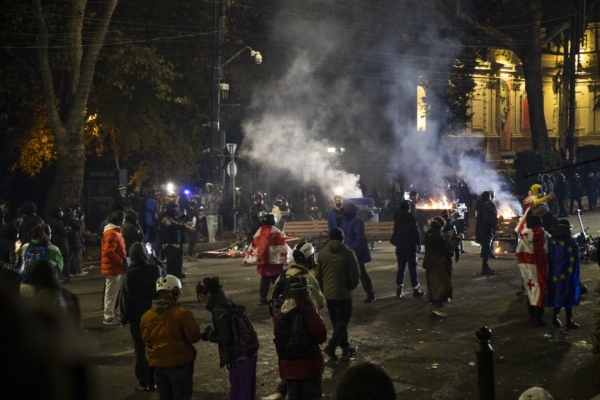 格鲁吉亚暂停加入欧盟 抗议政府浪潮蔓延全国