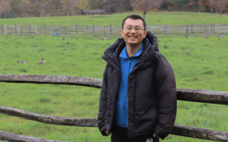 “网门”打开红墙外面世界 中国青年三退