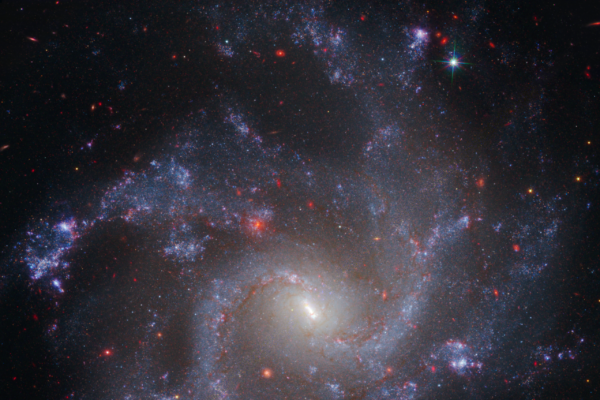韦伯望远镜证实宇宙正在以超预期速度膨胀