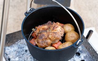 用荷兰锅煮饭 停电也不担心 一锅到底营养更全面