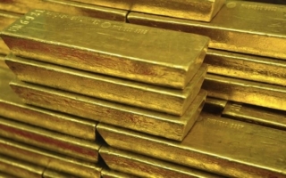 女子网购2300克黄金遇涨价 商家拒发货 惹议