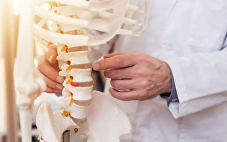 腿酸、下背痛恐是脊椎滑脱 三运动保养脊椎