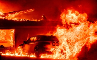 “史上恐惧时刻” 多起野火肆虐洛杉矶社区