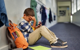 孩童3C成瘾难戒掉？中医提供两大解方