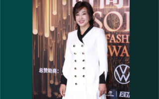 74岁刘晓庆近况曝光 录综艺节目疑“中毒”