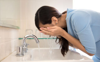 洗脸要用热水或冷水？ 你洗对了吗？