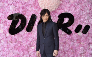 向佐拍3部大片共亏8亿 转拍网络电影引热议