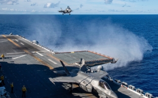 沈舟：076两栖攻击舰凸显中美军事差距