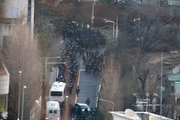 韩国公调处再执行逮捕令 尹锡悦遭拘留
