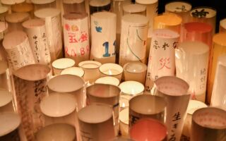 组图:阪神大地震30周年 日本民众秉烛悼念