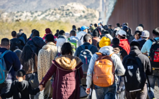 有递解令者去加州好还待在纽约好?律师提两招应对