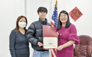 地铁纵火案报警少年赏金险遭拒 纽约议员抱不平