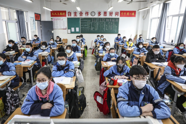 江苏数千高中生抗议 迫使校方取消寒假补课