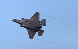 歼-20与F-35战机谁占上风？ 专家这么说