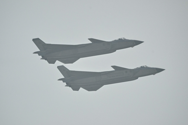 分析：“歼20之父”被免职 投射中共军备阴影