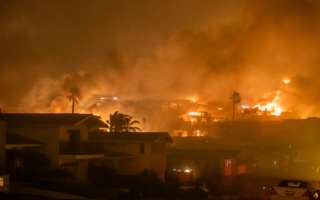 洛杉矶大火 民间要求问责 州长回应