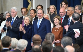 组图：哪些政要名流出席川普就职典礼