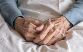 人生两阶段是断崖式衰老期 延缓老化有方法