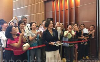 刘晓庆：不知自己真实年龄 感觉自己适合属虎