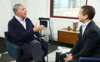 达里奥警告：AI投资重演25年前股市泡沫