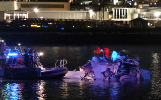 美客机和军机相撞坠河 空管录音曝光