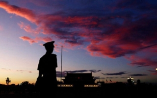 王友群：习近平又要动“铁帽子王”？