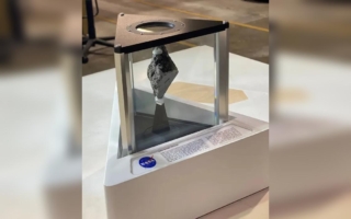 心系火星 川普将椭圆办公室月球岩石归还NASA