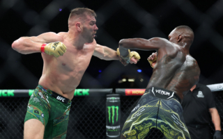 与女歌手泰勒丝同名同姓 英综合格斗选手爆红