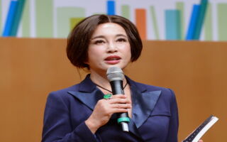 刘晓庆节目中呼吁别只吃素 保养秘笈引热议