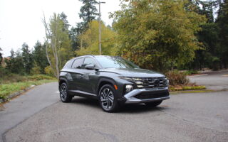 丰田RAV4比拼现代Tucson 权威车网点评混动车