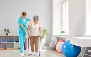 加速中风康复 中医师教你按揉4穴位