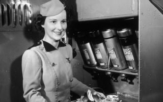 70年前美国空姐应征条件曝光 逾半与外貌相关