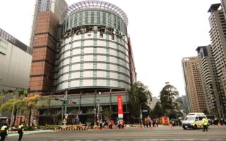 新光三越气爆 台中建筑师公会:建议全栋封馆改善