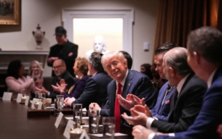 川普：普京将不得不在乌克兰谈判中做出让步