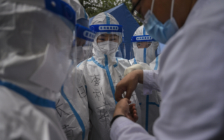 大陆医务人员大面积降薪 从业者表示寒心