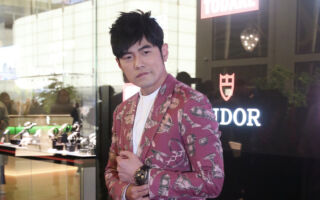 周杰伦遭陆网疯传豪赌输光资产 杰威尔回应