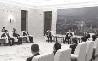 赵乐际缺席两会闭幕隔日露面 惹更大猜疑