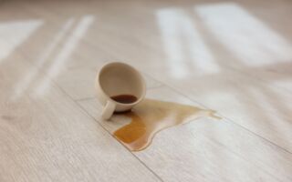 清除木地板污渍的两种简单方法 赶快学起来