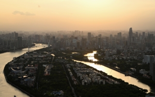 广州国企越秀服务半年内裁员超三千人