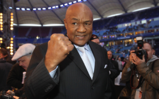 美国传奇拳王乔治·福尔曼去世 享寿76岁